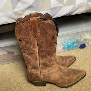 Women’s Justin brand cowgirl boots, 8.5
